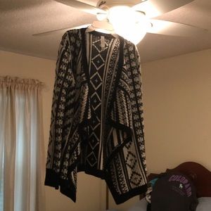 Aeropostale | Black and white patterned cardigan